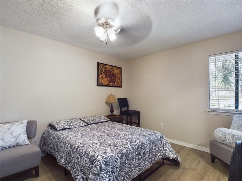 For Sale: $205,000 (2 beds, 2 baths, 1087 Square Feet)