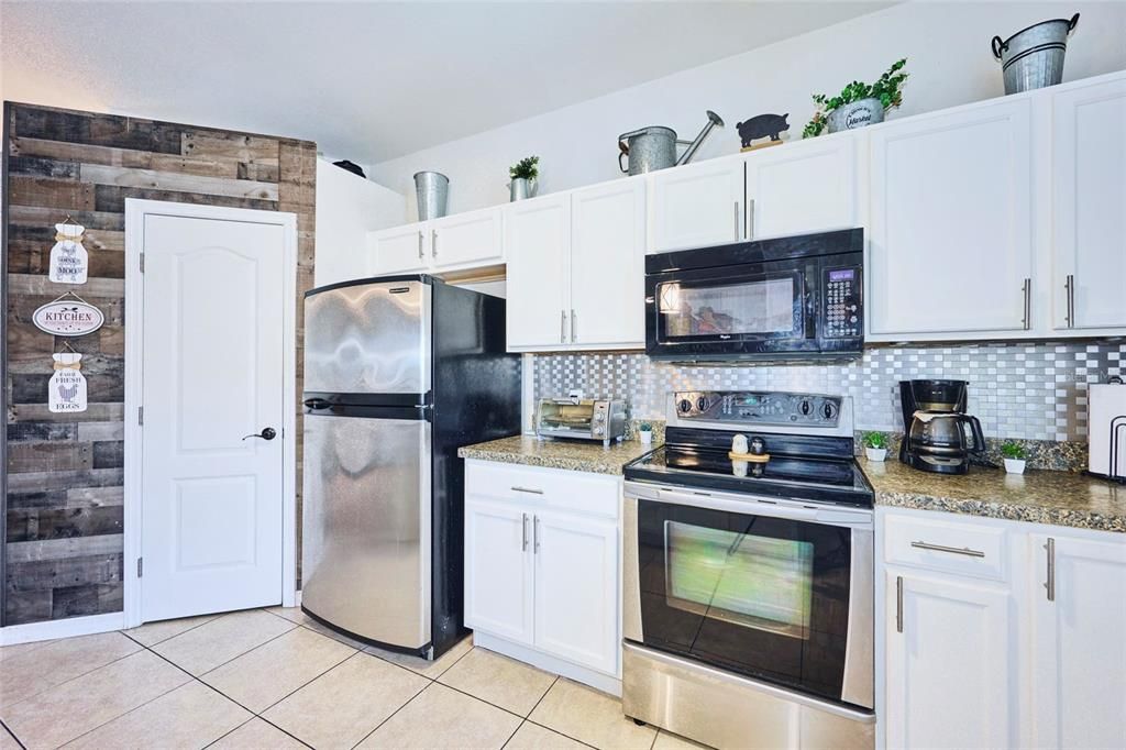 For Sale: $349,000 (4 beds, 2 baths, 1730 Square Feet)