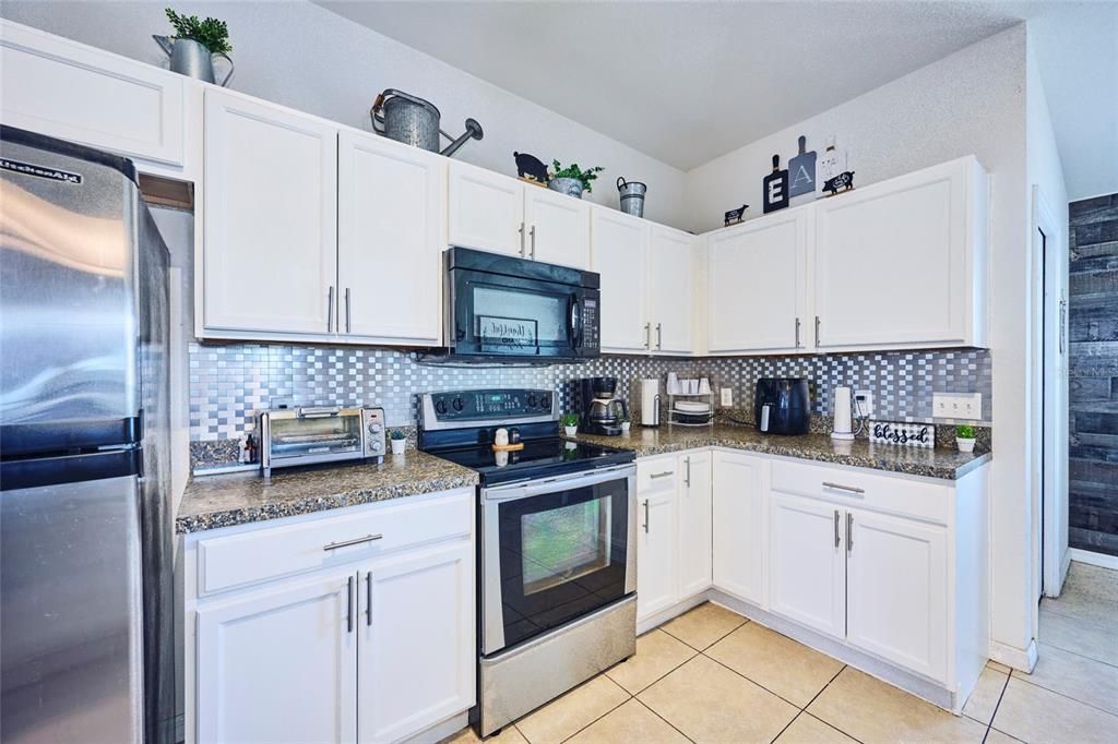 For Sale: $349,000 (4 beds, 2 baths, 1730 Square Feet)