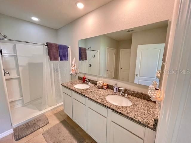 Master Bathroom/Walk-in Shower