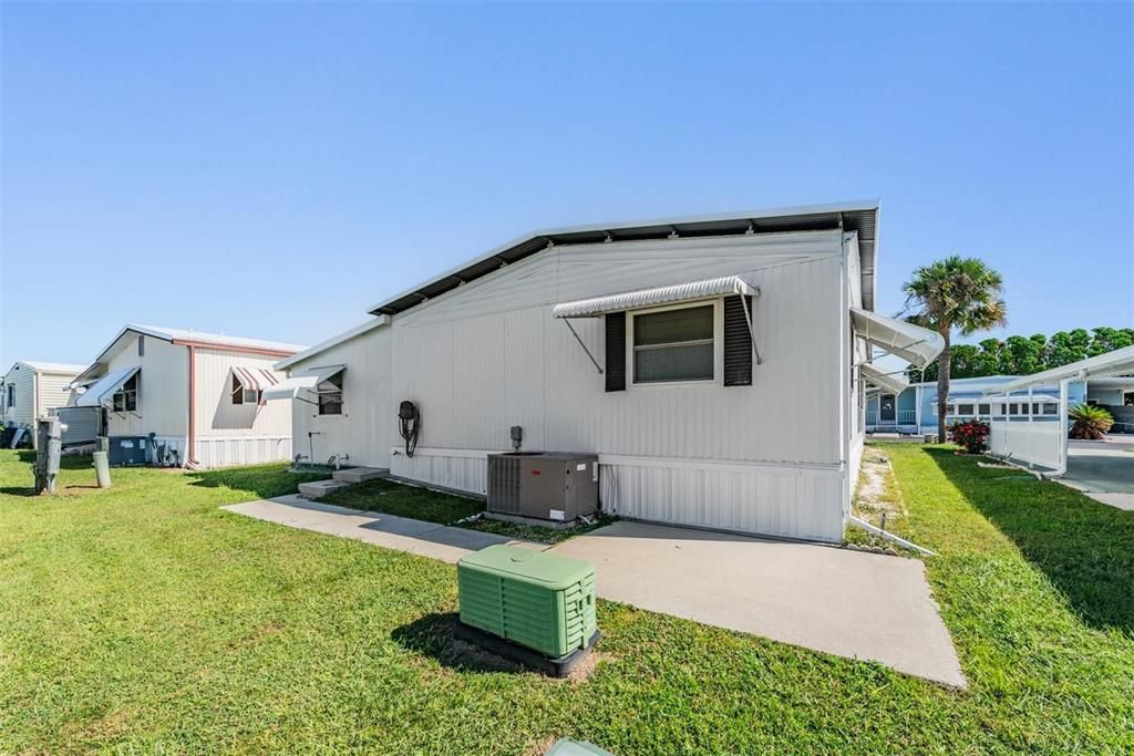 For Sale: $100,000 (2 beds, 2 baths, 1056 Square Feet)