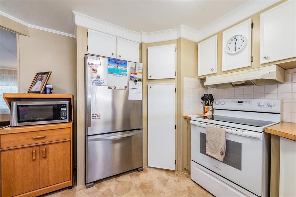 For Sale: $100,000 (2 beds, 2 baths, 1056 Square Feet)