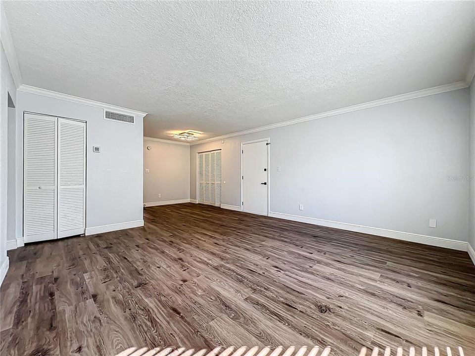 For Sale: $199,990 (3 beds, 2 baths, 1080 Square Feet)