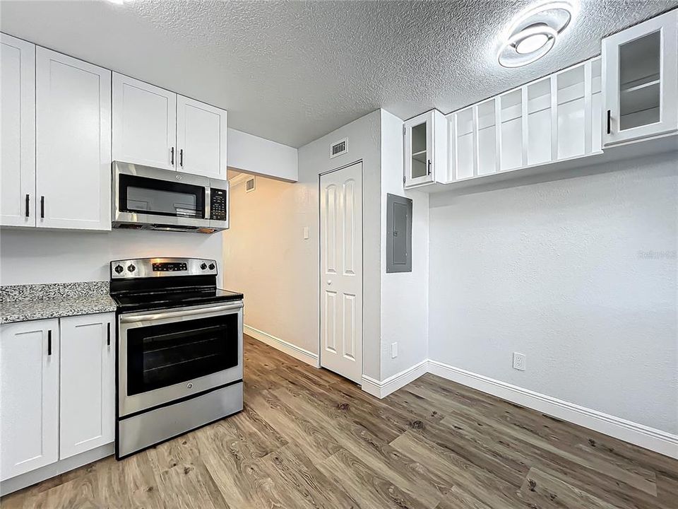 For Sale: $199,990 (3 beds, 2 baths, 1080 Square Feet)