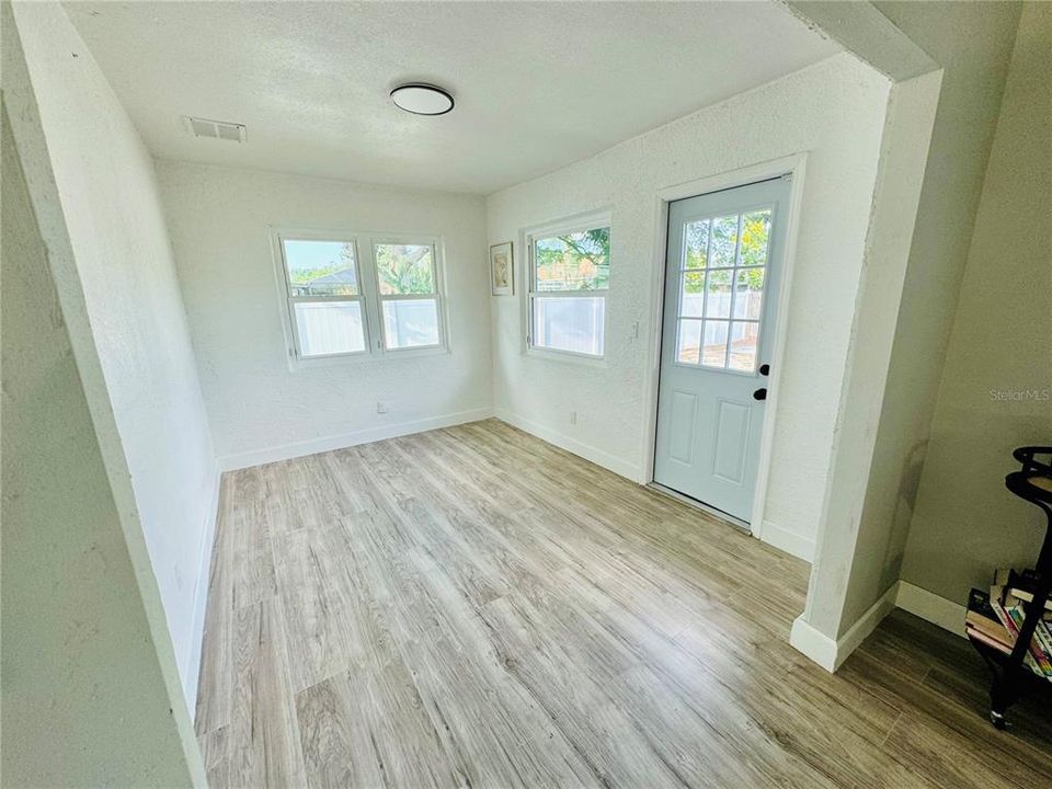 For Sale: $369,500 (3 beds, 2 baths, 1836 Square Feet)