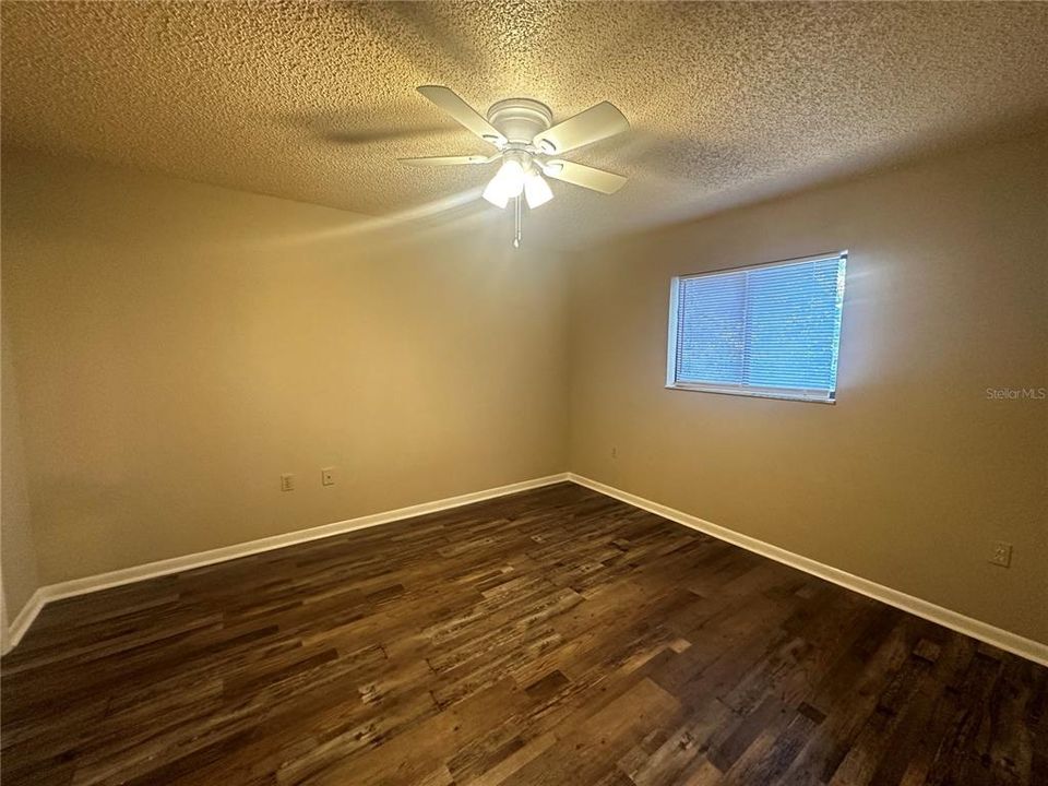 For Sale: $158,000 (2 beds, 2 baths, 1065 Square Feet)