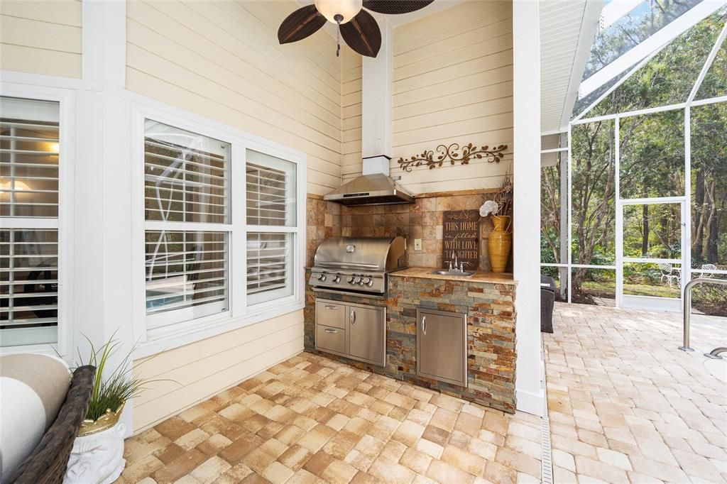 2022- Outdoor kitchen:sink, gas grill & vent hood