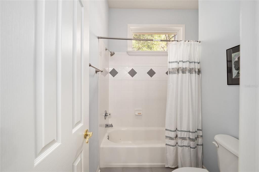 Tub/Shower combo