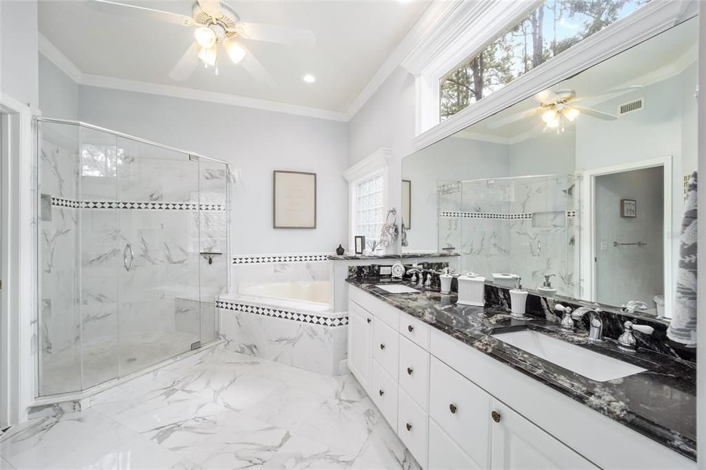 Double vanity/ Jacuzzi Tub/ separate toilet room