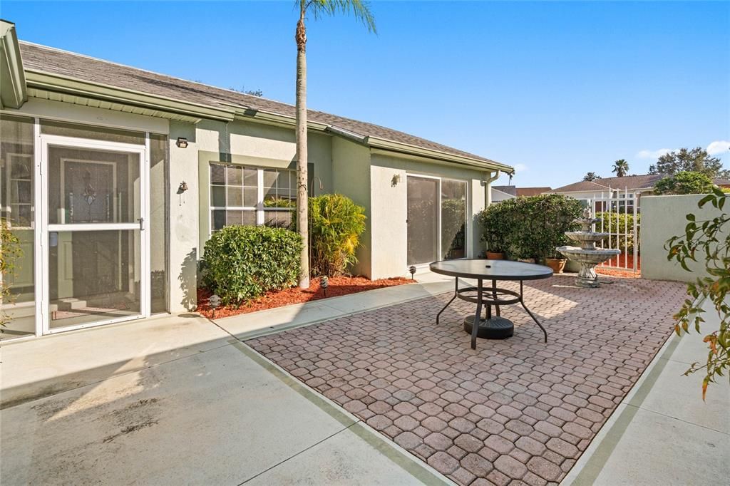 For Sale: $323,900 (3 beds, 2 baths, 2183 Square Feet)