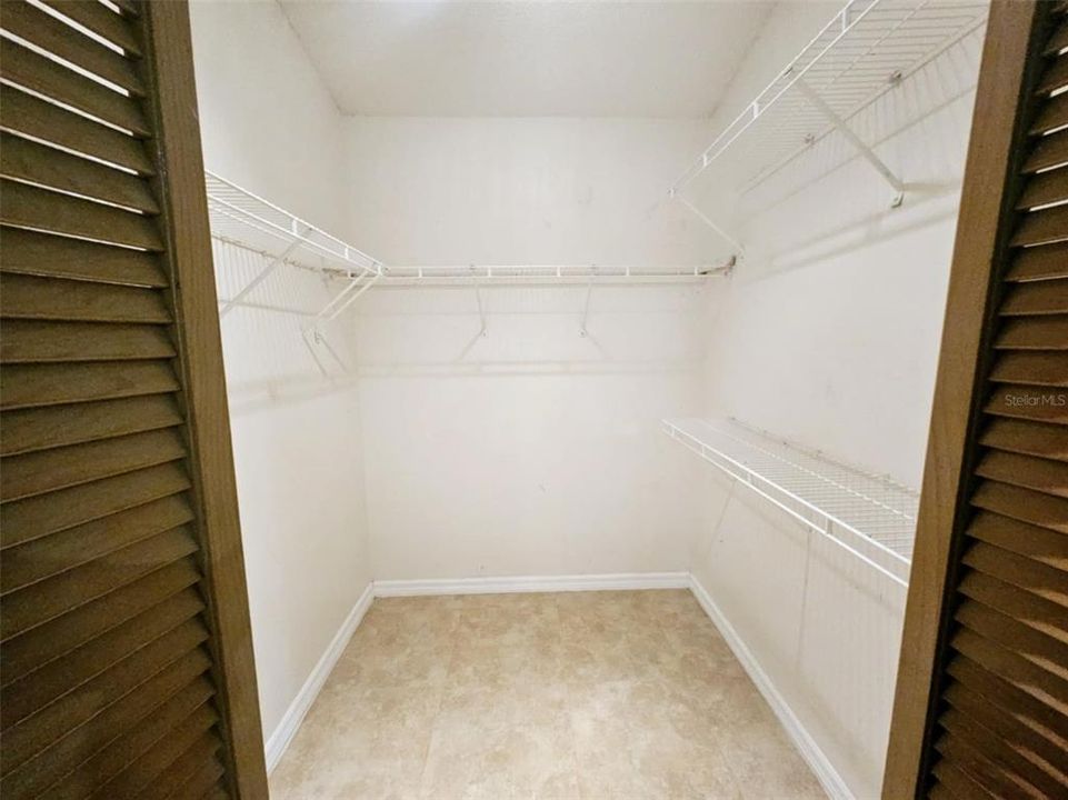 Walk-in Closet