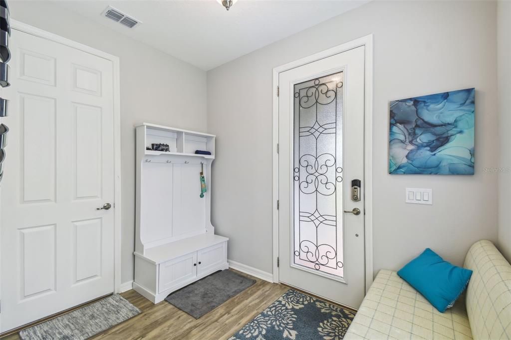 For Sale: $375,000 (2 beds, 2 baths, 1703 Square Feet)