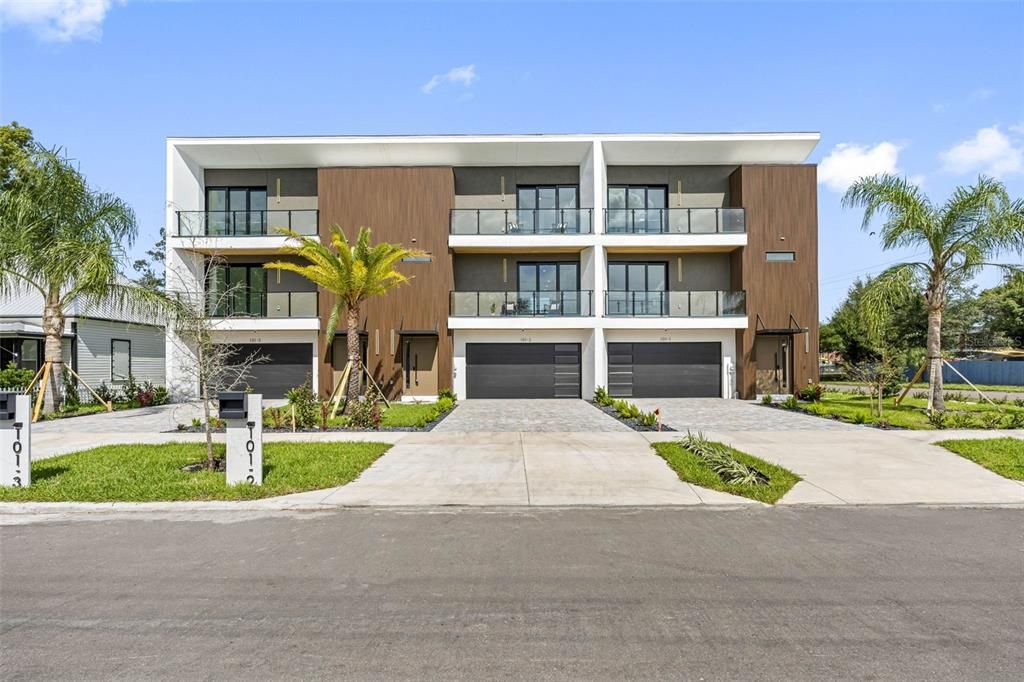 En Venta: $995,000 (3 camas, 3 baños, 2667 Pies cuadrados)