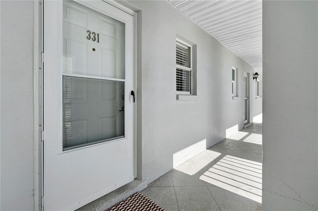 For Sale: $314,900 (2 beds, 2 baths, 948 Square Feet)