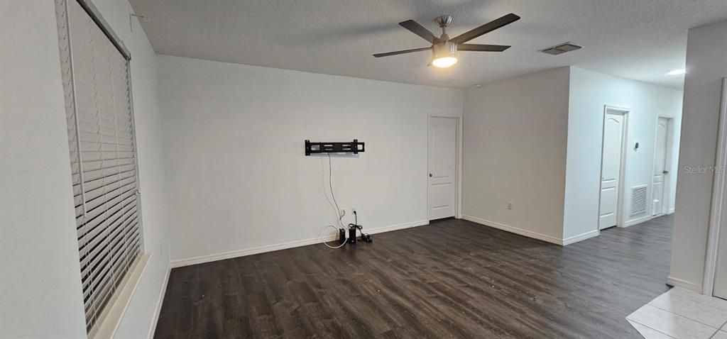 For Rent: $1,850 (3 beds, 2 baths, 1455 Square Feet)