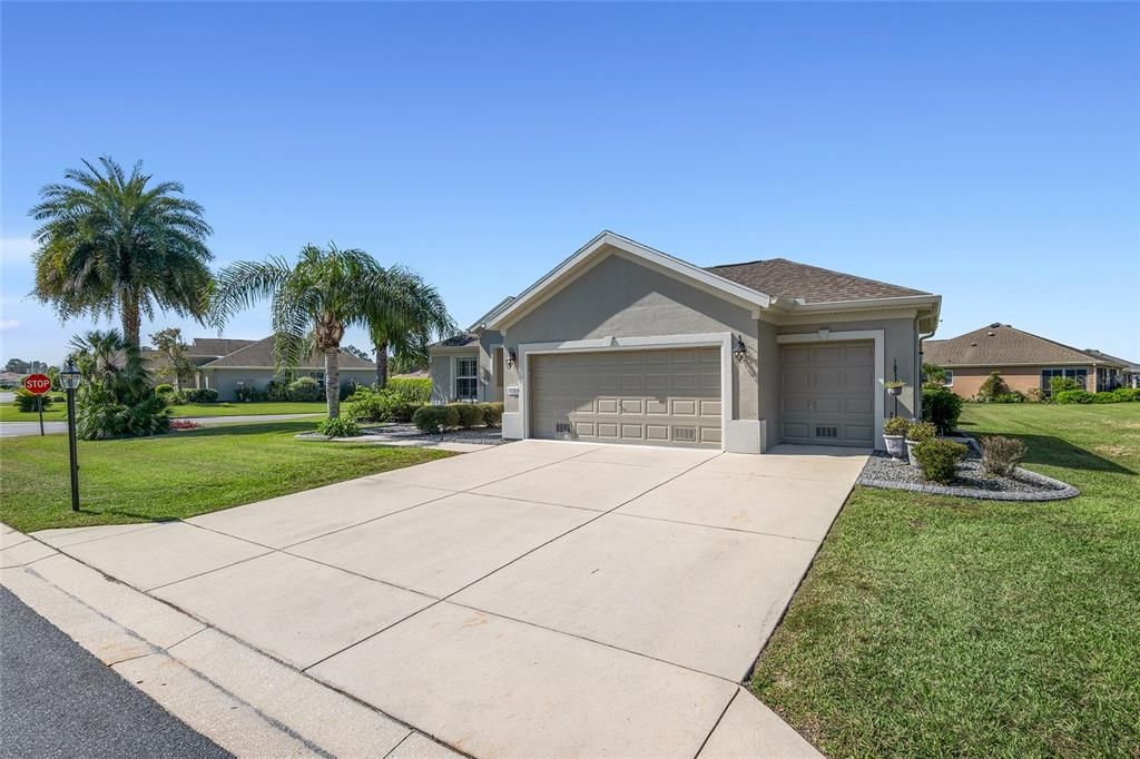 For Sale: $459,000 (3 beds, 2 baths, 1958 Square Feet)