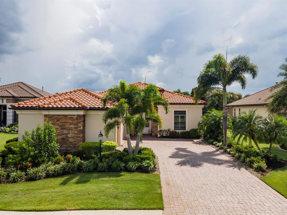 For Sale: $1,800,000 (3 beds, 3 baths, 2841 Square Feet)