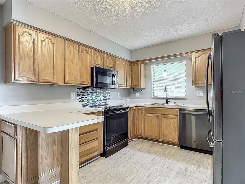 For Sale: $289,900 (3 beds, 2 baths, 1322 Square Feet)