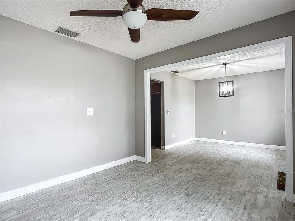 For Sale: $289,900 (3 beds, 2 baths, 1322 Square Feet)