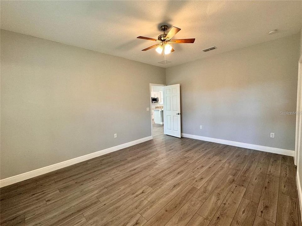 For Rent: $2,549 (3 beds, 2 baths, 1811 Square Feet)