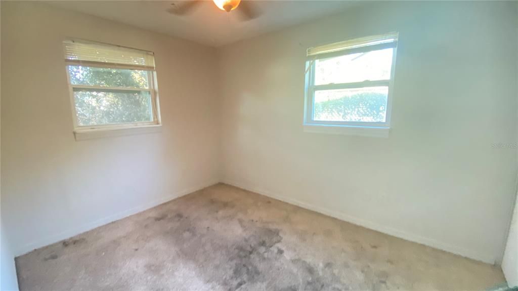 For Sale: $280,000 (4 beds, 2 baths, 1279 Square Feet)