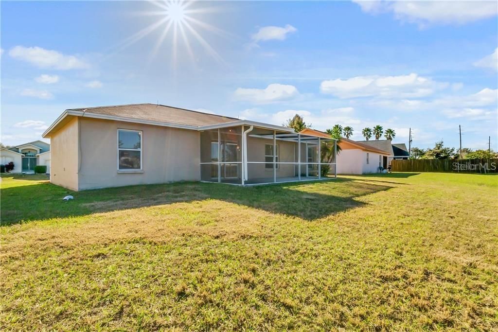 For Sale: $295,000 (3 beds, 2 baths, 1334 Square Feet)