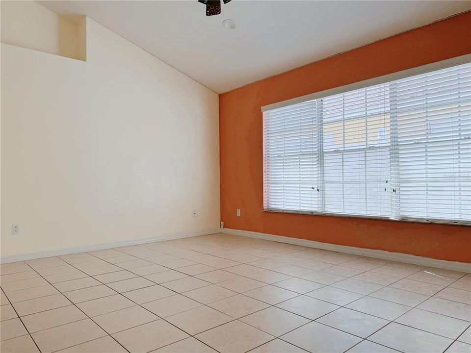 For Rent: $2,200 (3 beds, 2 baths, 1684 Square Feet)