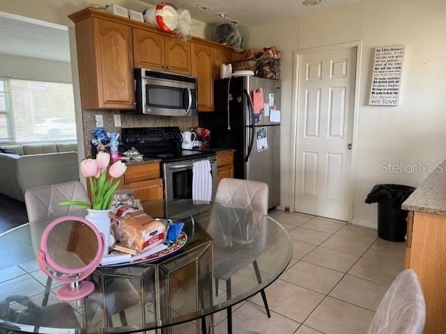 For Sale: $269,900 (3 beds, 1 baths, 972 Square Feet)