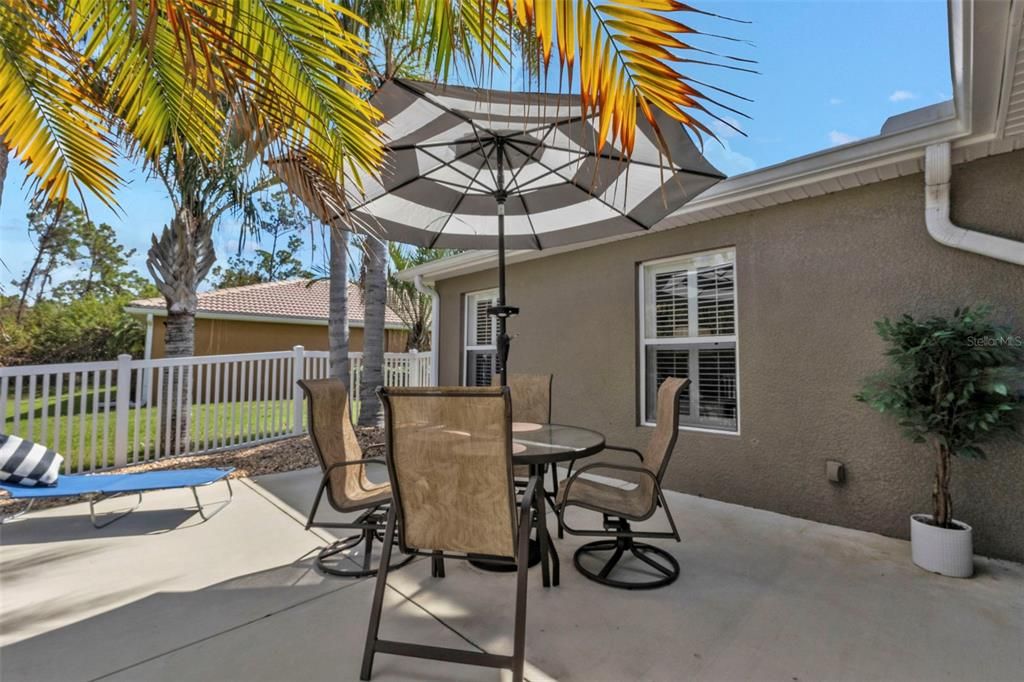 For Sale: $299,900 (3 beds, 2 baths, 1296 Square Feet)