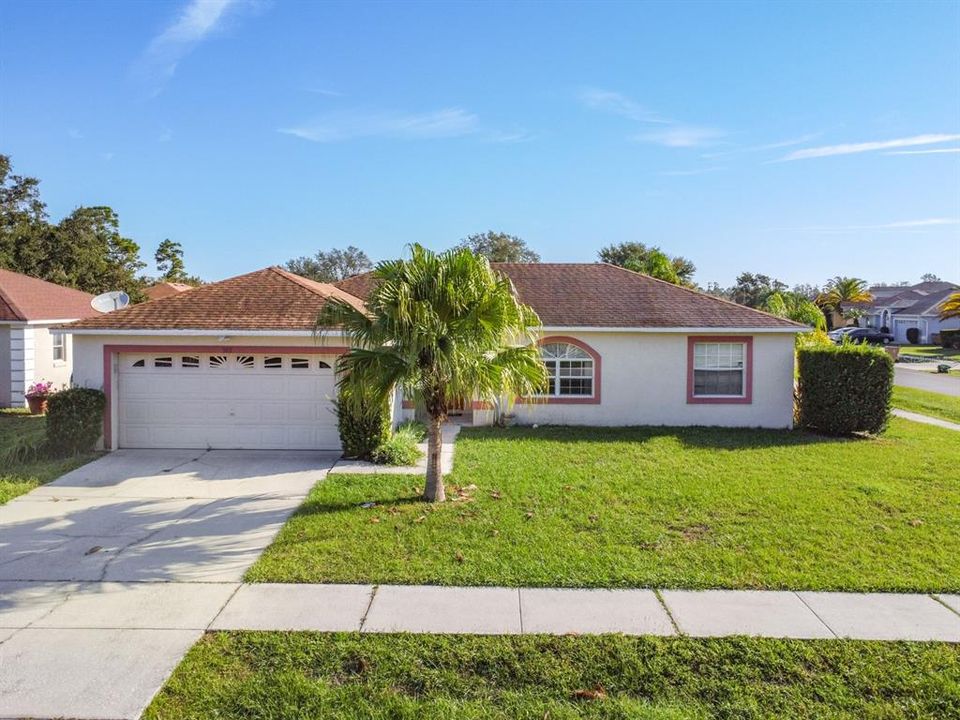 For Sale: $295,000 (3 beds, 2 baths, 1256 Square Feet)