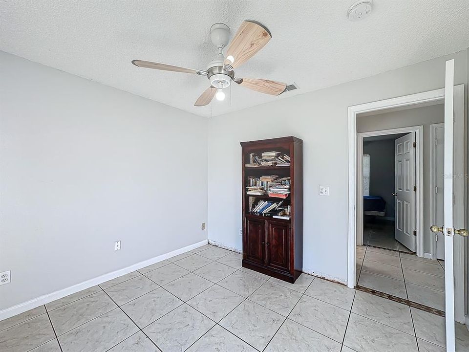 For Sale: $295,000 (3 beds, 2 baths, 1256 Square Feet)