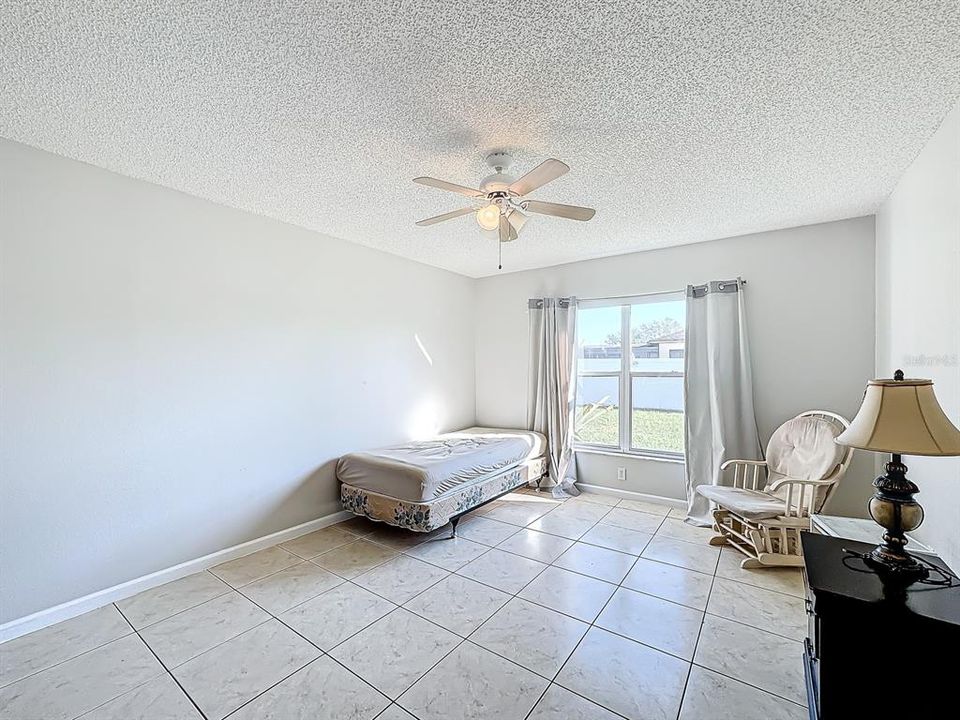 For Sale: $295,000 (3 beds, 2 baths, 1256 Square Feet)