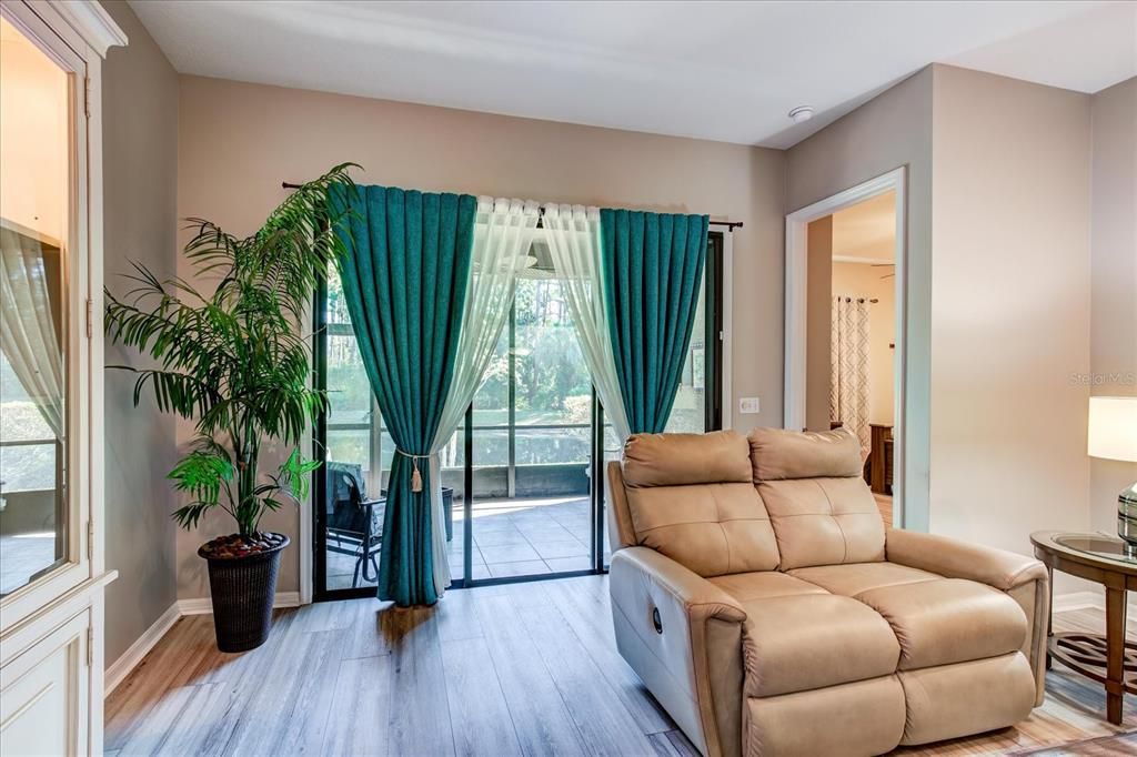 For Sale: $325,000 (2 beds, 2 baths, 1308 Square Feet)