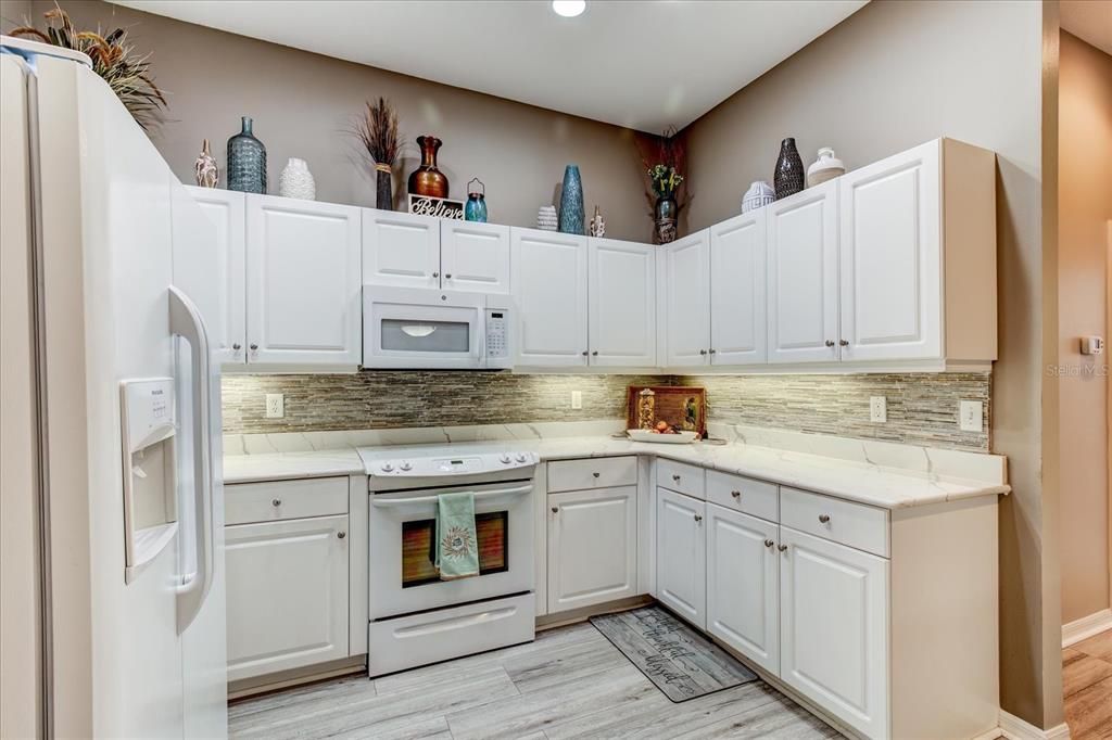 For Sale: $325,000 (2 beds, 2 baths, 1308 Square Feet)