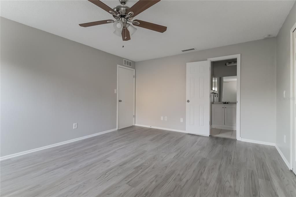 For Rent: $2,445 (3 beds, 2 baths, 1593 Square Feet)