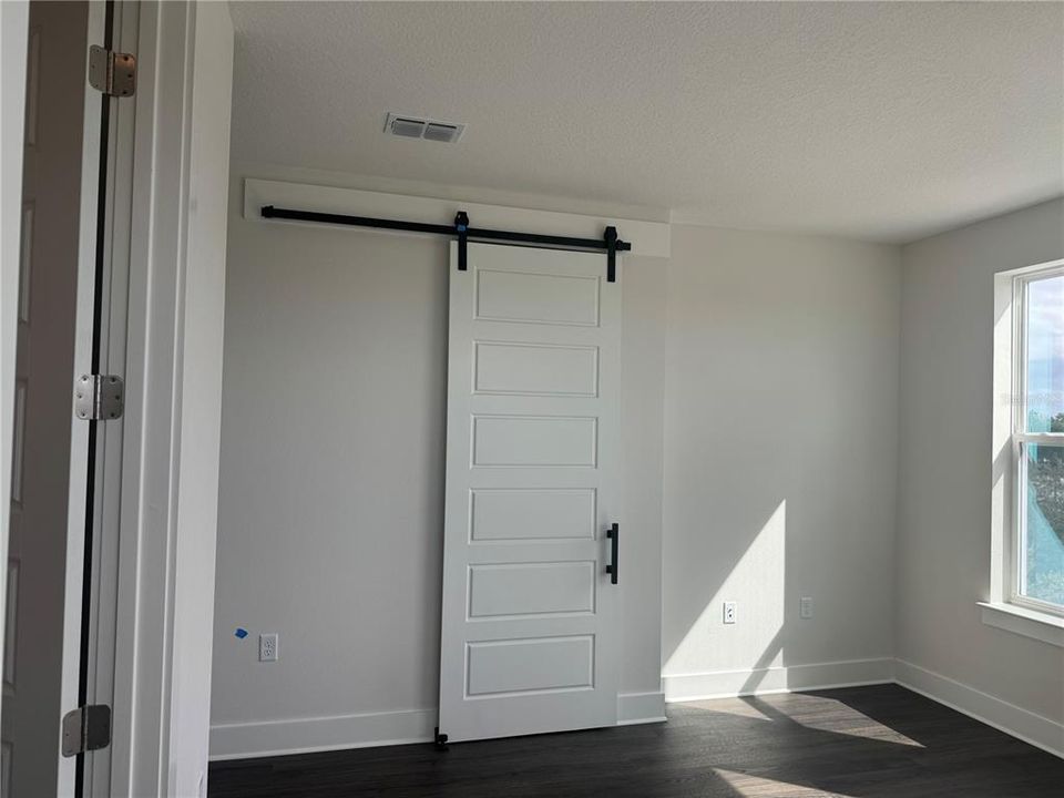 OWNER SUITE BARN DOOR