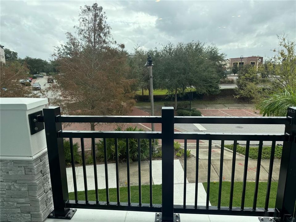 FRONT OVERLOOK BALCONY OFFERS SPACIOUS VIEWS!