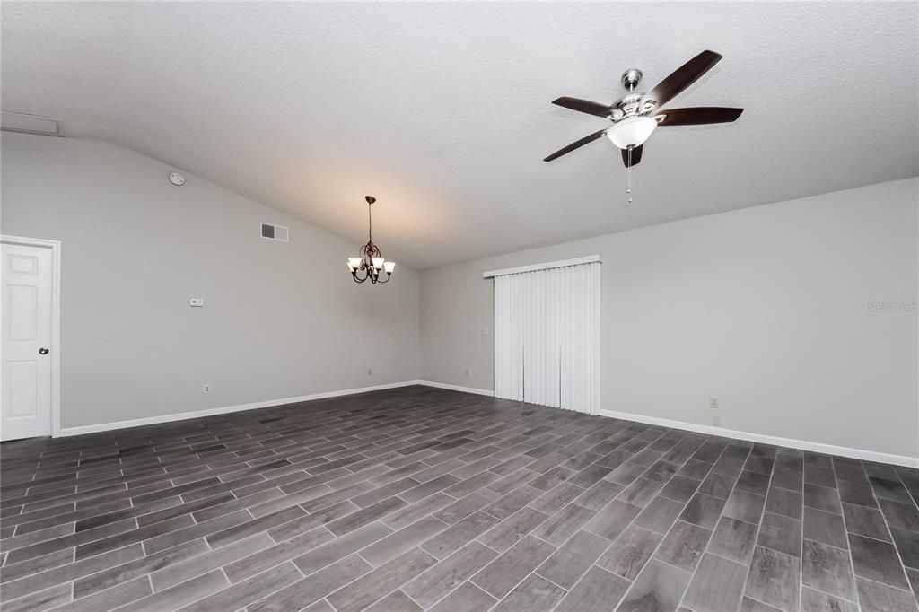 For Rent: $2,045 (3 beds, 2 baths, 1506 Square Feet)