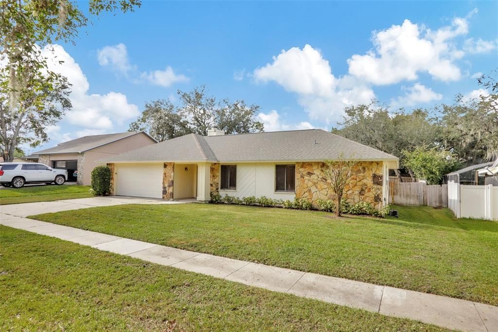 For Sale: $442,500 (4 beds, 2 baths, 1968 Square Feet)