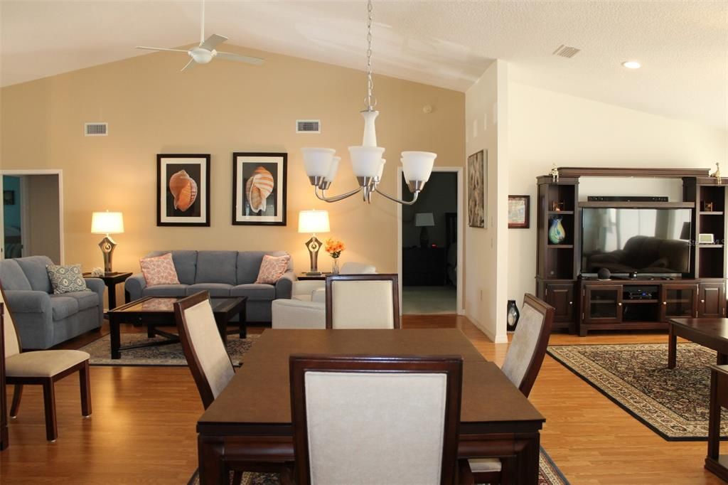 For Sale: $359,000 (2 beds, 2 baths, 1786 Square Feet)