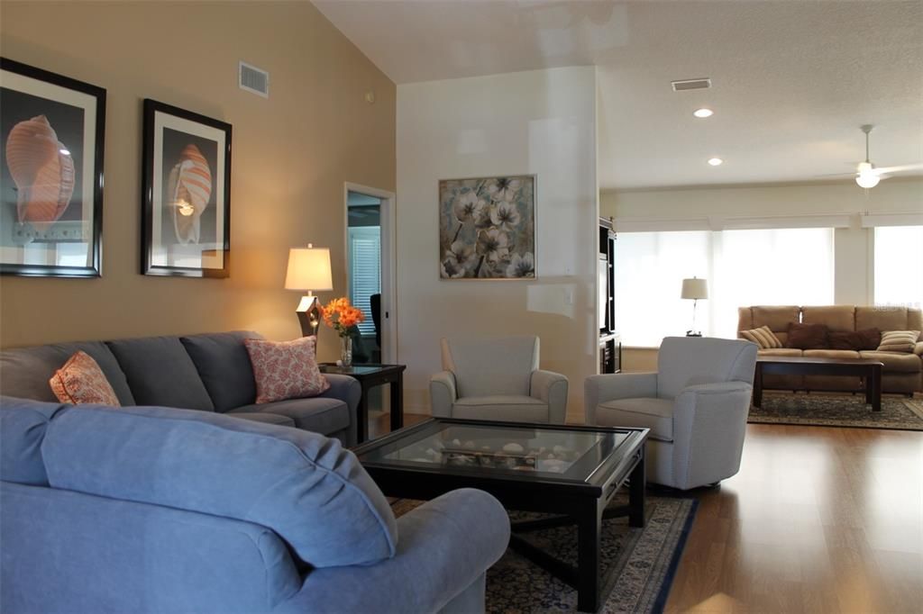 For Sale: $359,000 (2 beds, 2 baths, 1786 Square Feet)