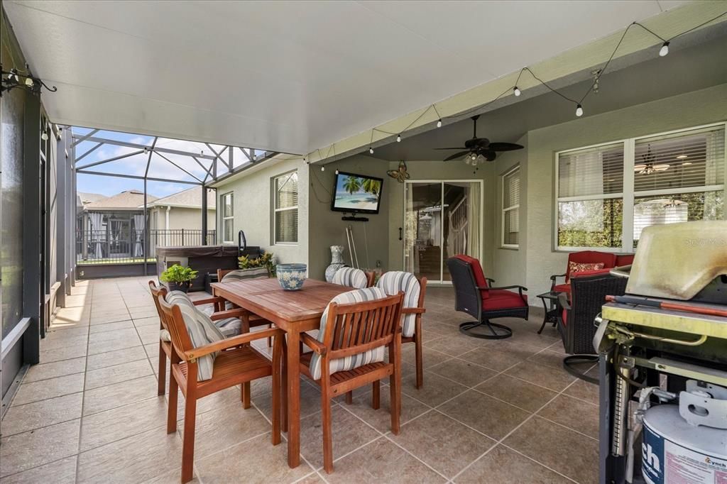 Active With Contract: $650,000 (5 beds, 3 baths, 3041 Square Feet)