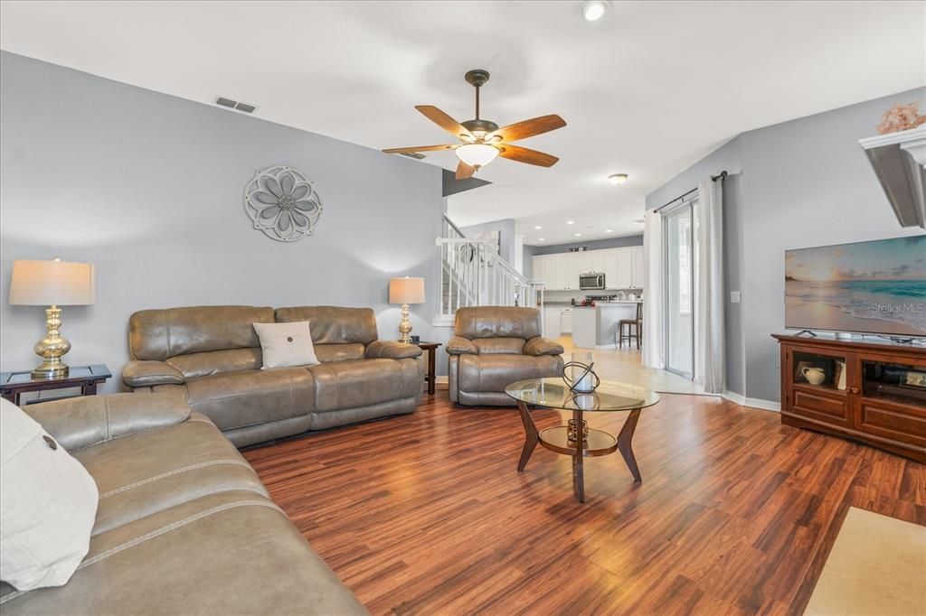 Active With Contract: $650,000 (5 beds, 3 baths, 3041 Square Feet)