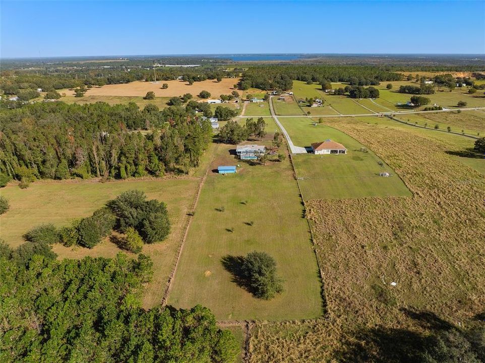 На продажу: $399,500 (4.88 acres)