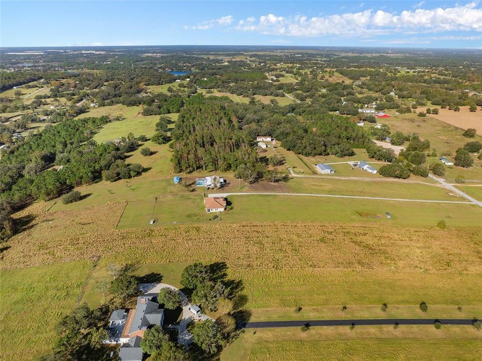 На продажу: $399,500 (4.88 acres)