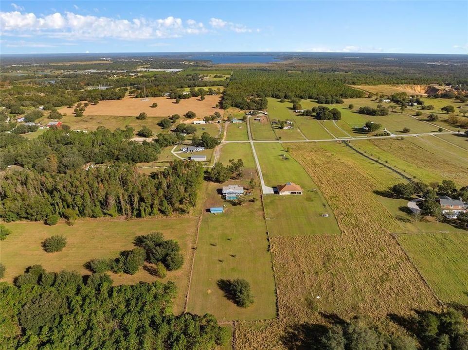 На продажу: $399,500 (4.88 acres)