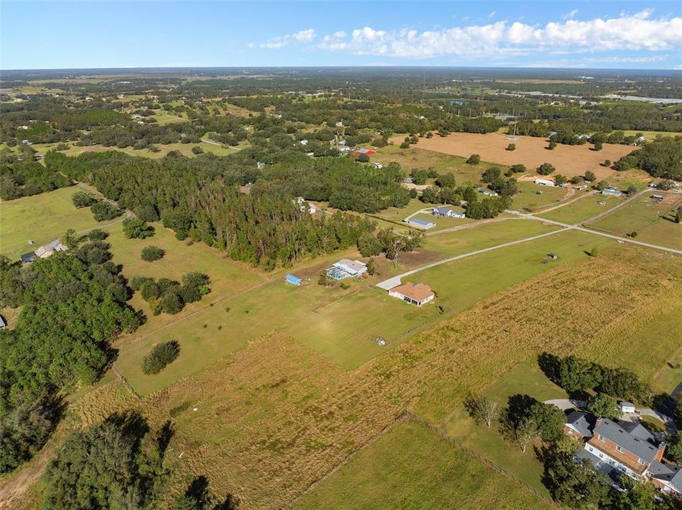 На продажу: $399,500 (4.88 acres)