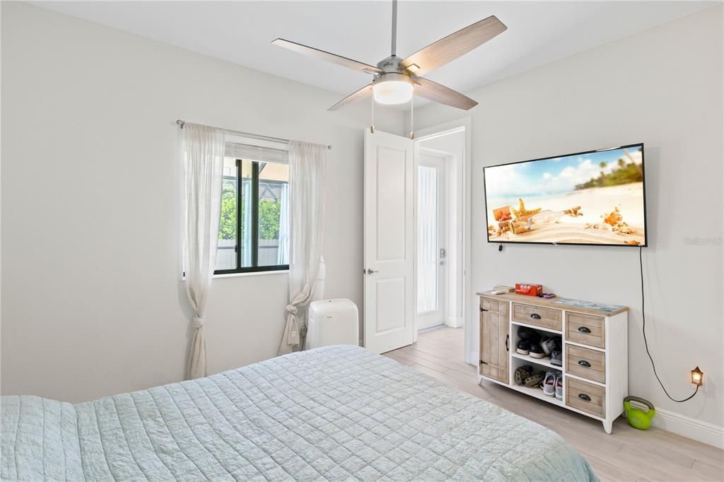 Guest bedroom - one of two extra guest bedrooms.