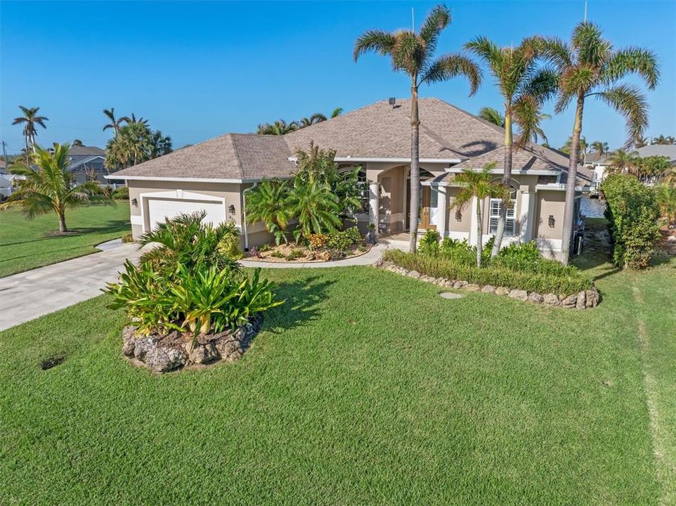 For Sale: $940,000 (3 beds, 2 baths, 2268 Square Feet)