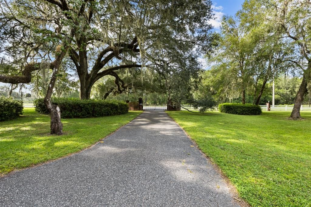 For Sale: $749,900 (3 beds, 2 baths, 2305 Square Feet)